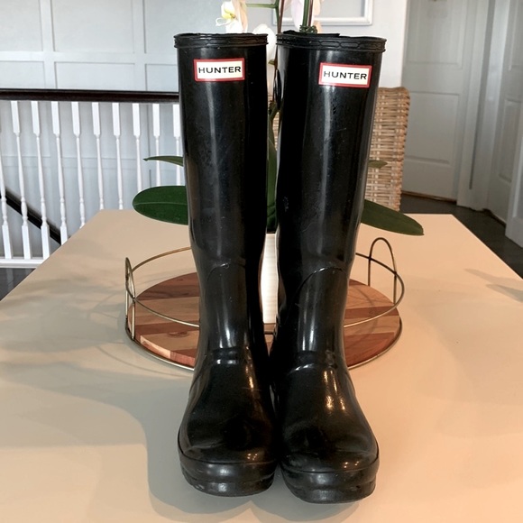 Hunter Shoes - Hunter black boots with adjustable strap on the calf-size 7